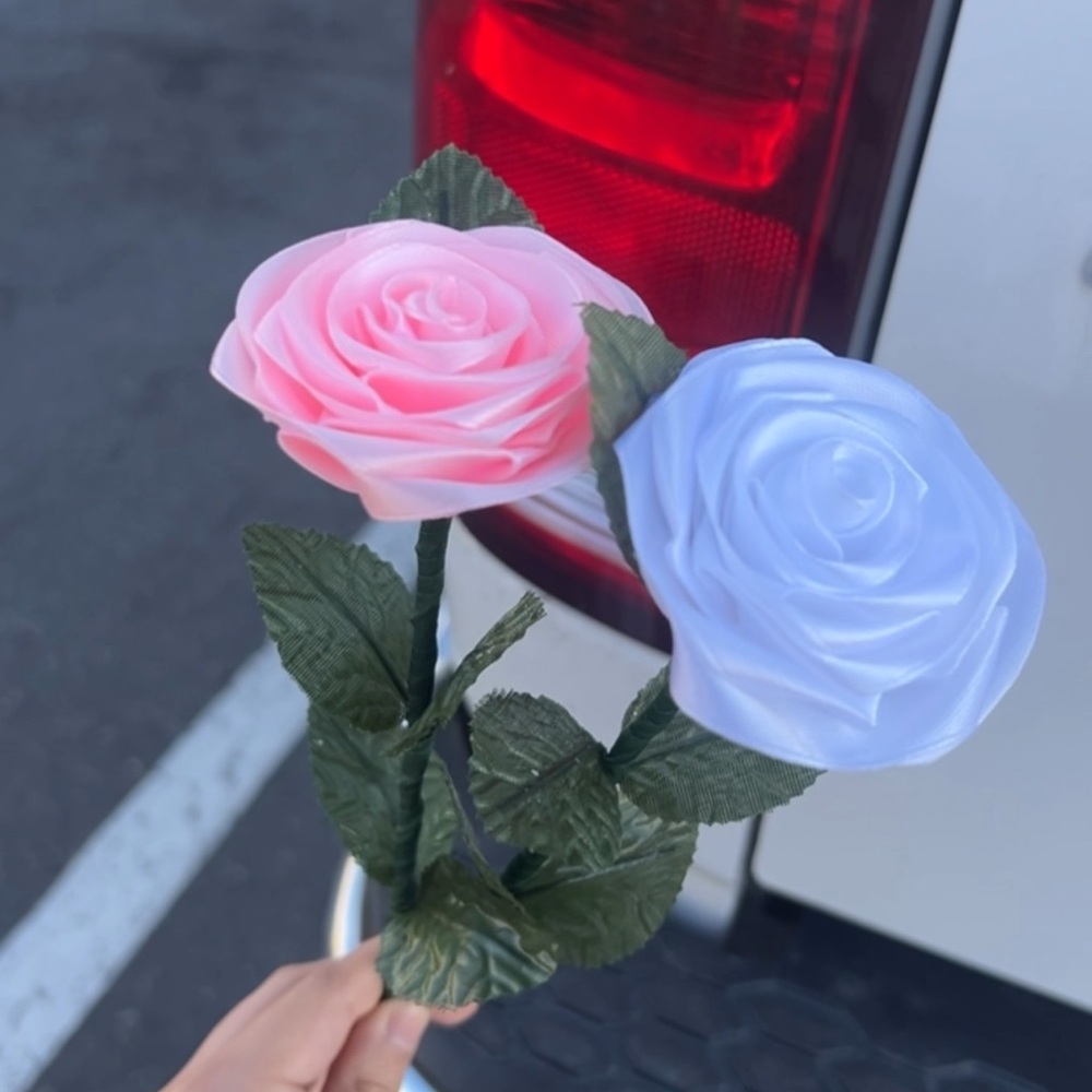 Single Artificial Roses - Picture 3 of 4